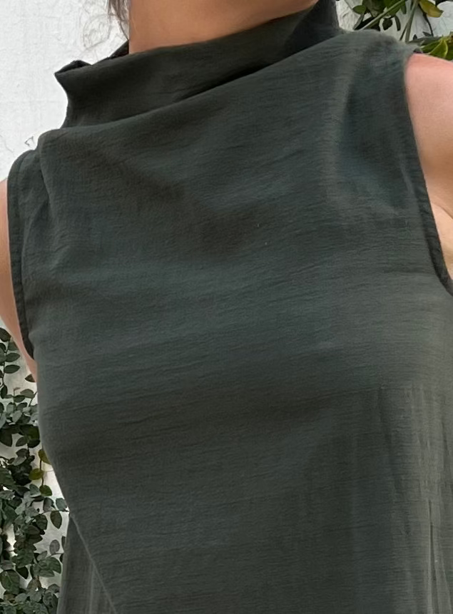 Vestido Corto Cuello sin Mangas Andie