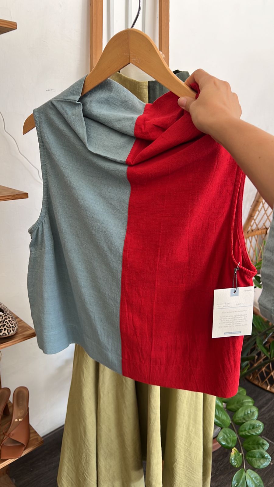 Blusa cuello alto bycolor Reparto