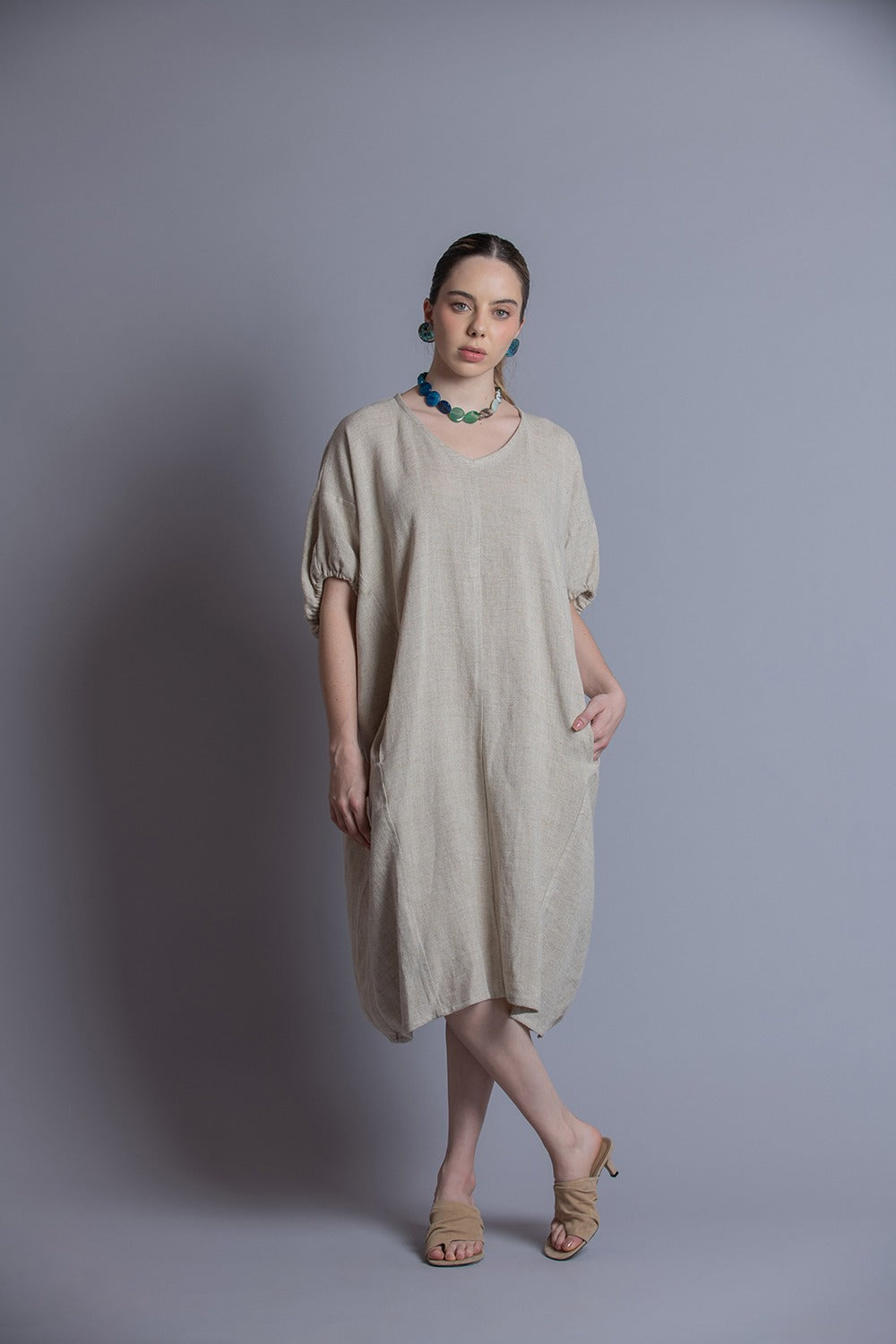 Vestido Amplio con resorte en mangas Lino Zuri