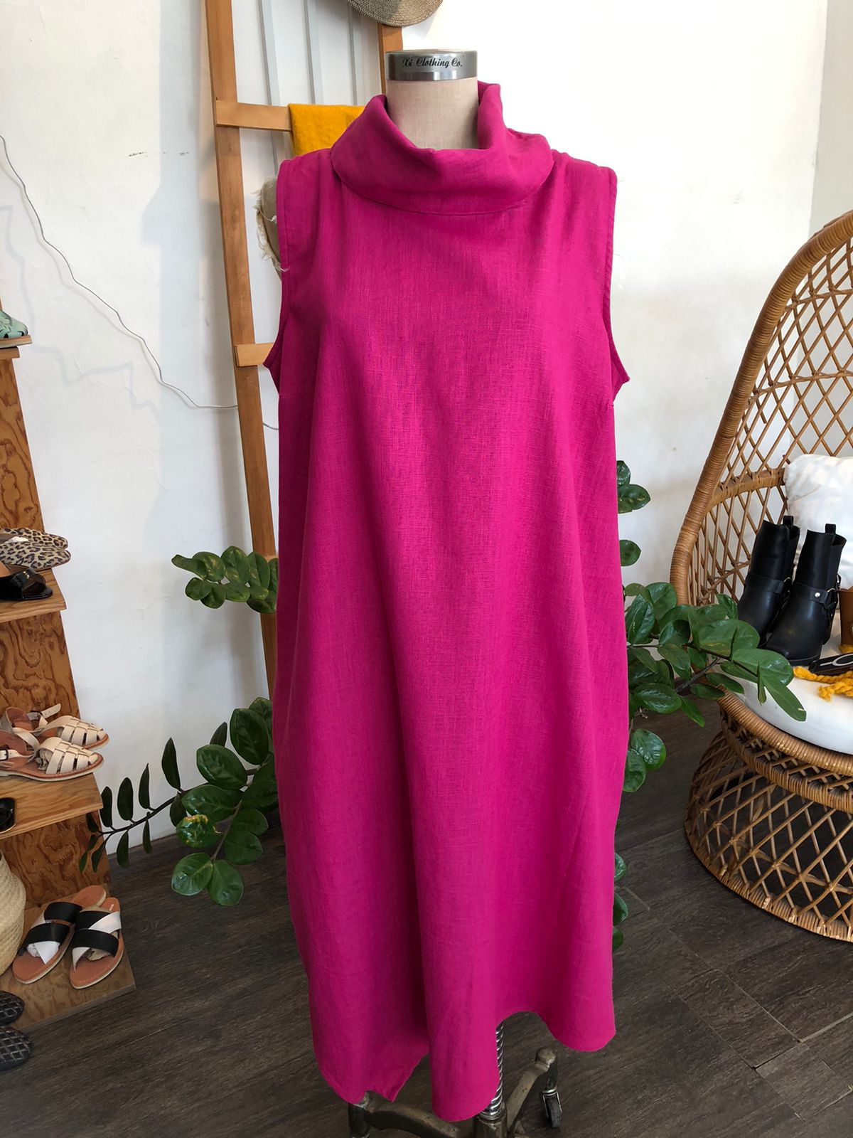 Vestido Cuello Alto Asimetrico Mabel