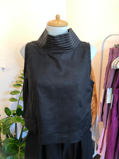Blusa lino cuello pespuntes Fera