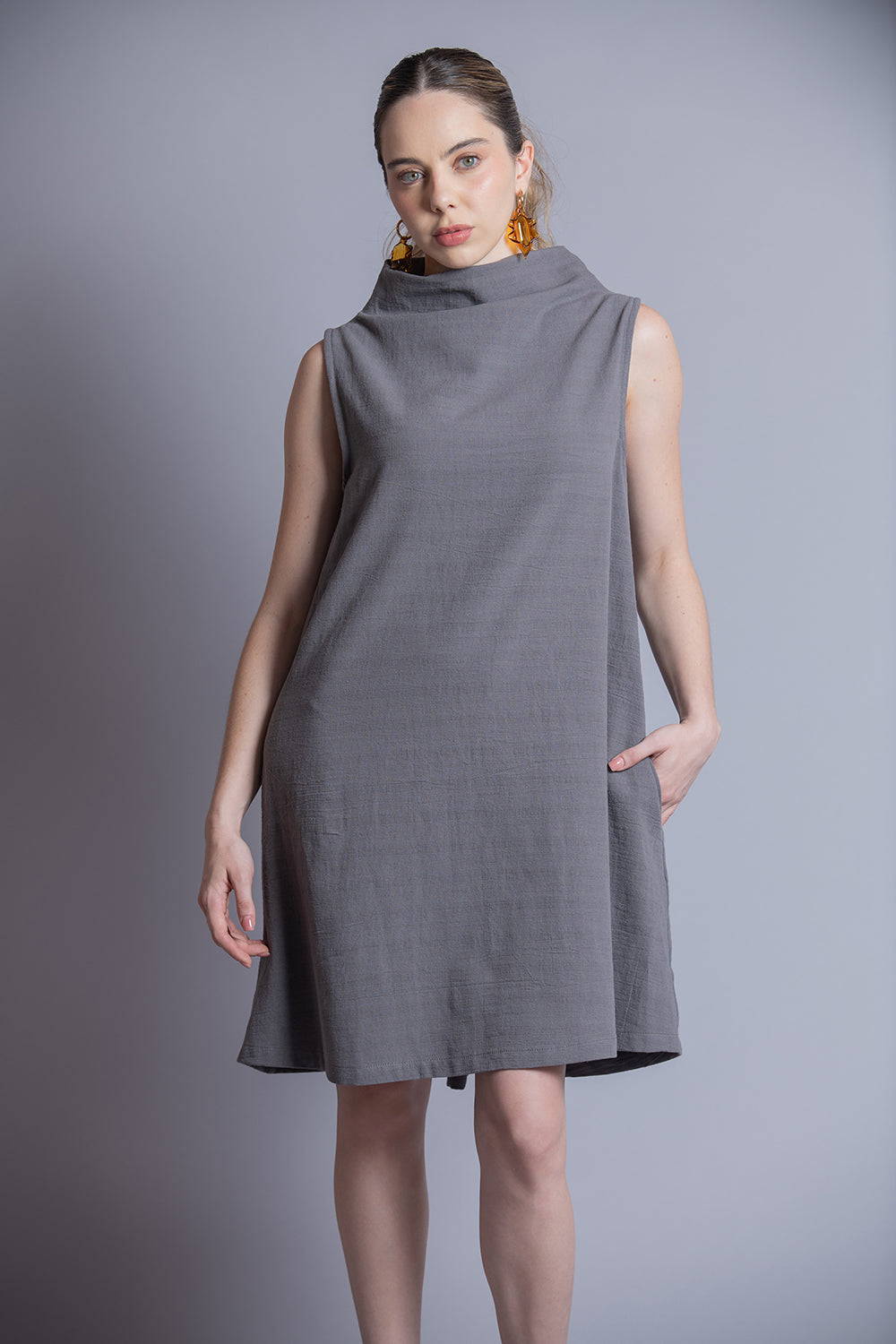 Vestido Corto Cuello sin Mangas Andie