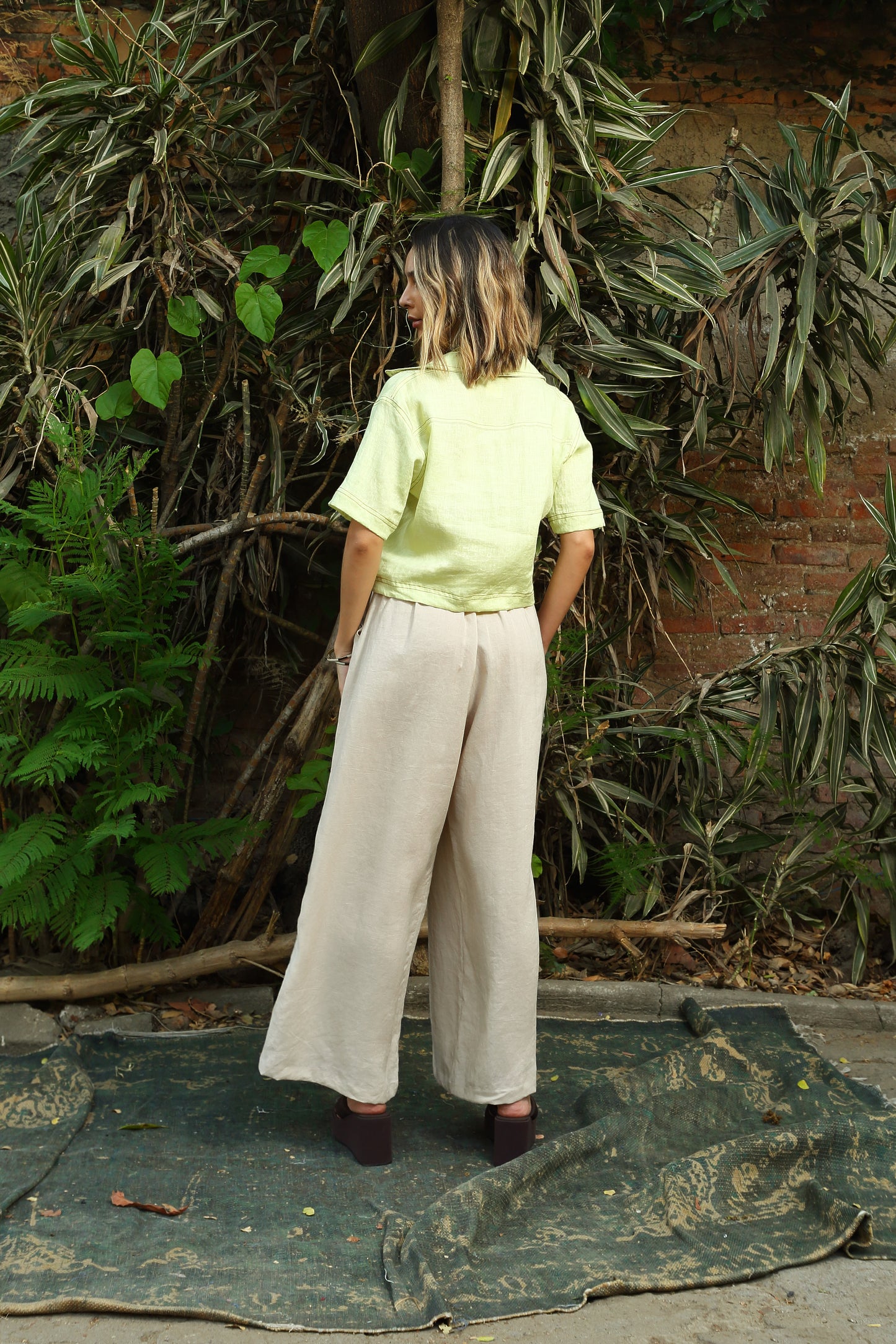 Blusa Mangas con bolsas y cuello en lino Aurora