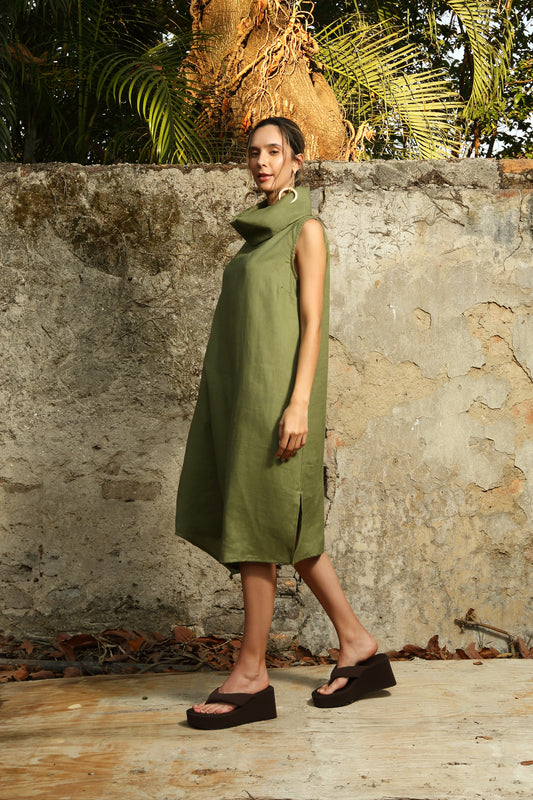 Vestido Cuello Alto Asimetrico Mabel