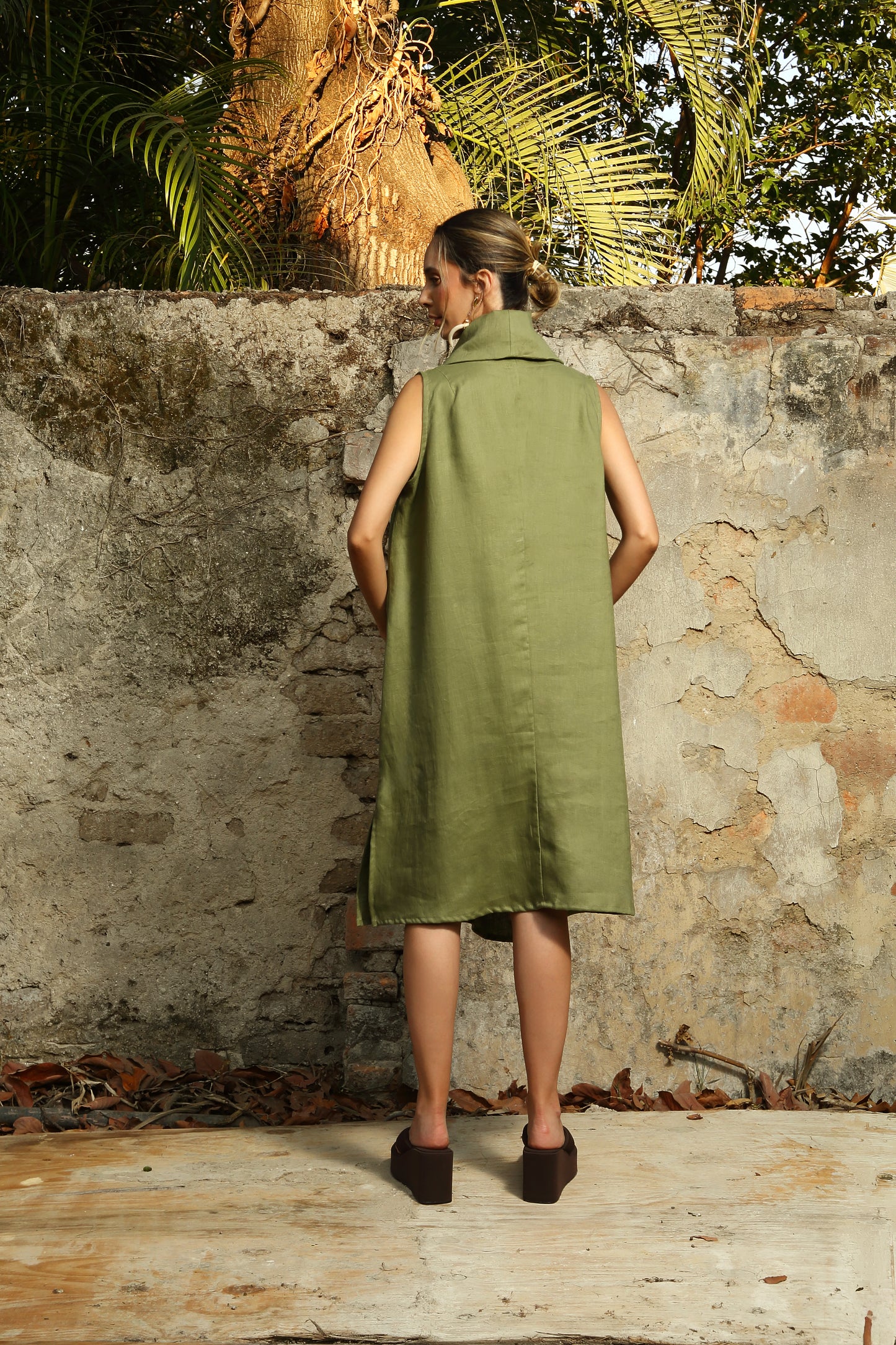 Vestido Cuello Alto Asimetrico Mabel