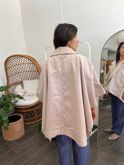 Capa Oversize Hanu en Acrilana