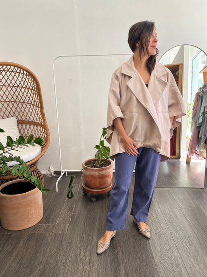 Capa Oversize Hanu en Acrilana