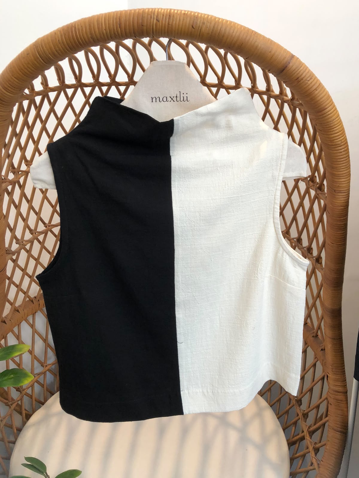 Blusa cuello alto bycolor Reparto