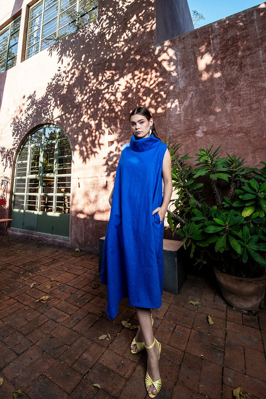 Vestido Cuello Alto Asimetrico Mabel