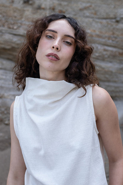 Blusa Sin Mangas Cuello Alto Yooko